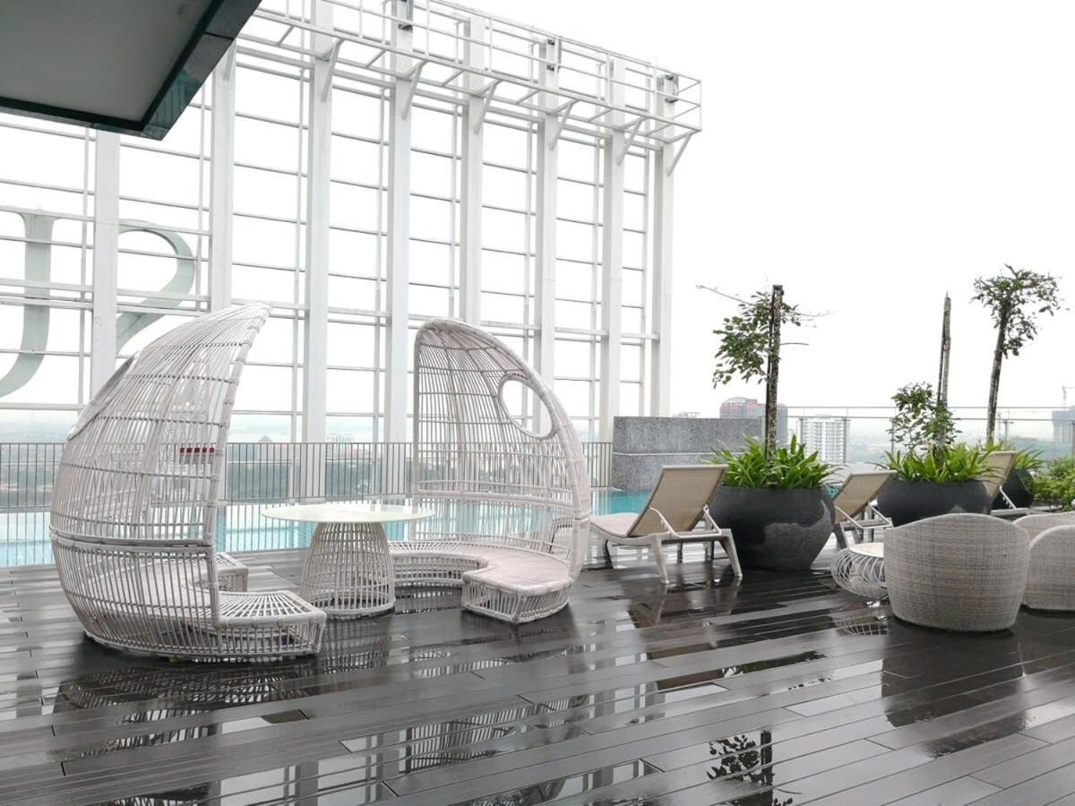 A Stylish High-Floor 2Br Suasana Suites Views Johor Bahru Exterior foto